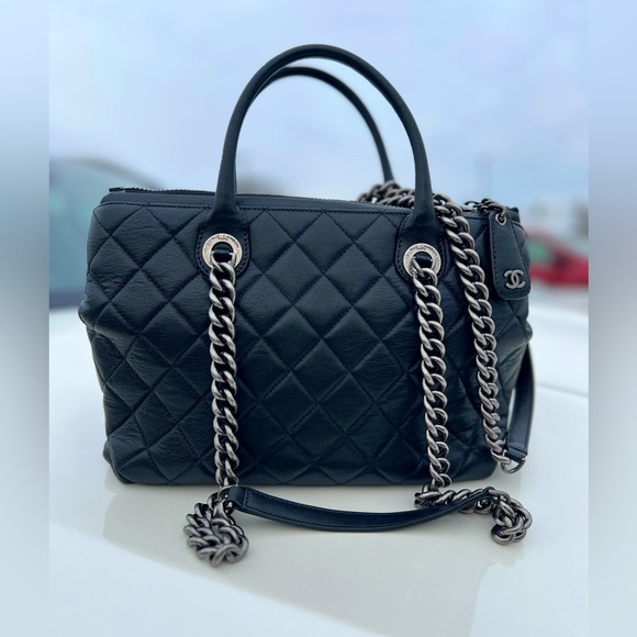 CHANEL Handbags - 🔥CHANEL CHAIN  luxury shoulder camera Bag🔥